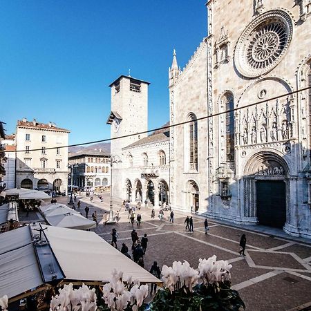 Ferienwohnung La Finestra Sul Duomo - The House Of Travelers Como Exterior foto