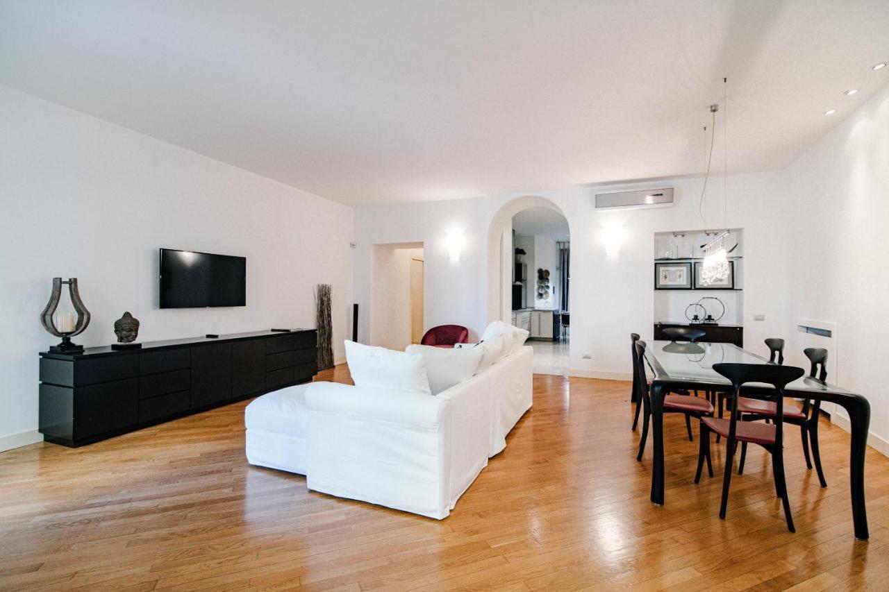 Ferienwohnung La Finestra Sul Duomo - The House Of Travelers Como Exterior foto