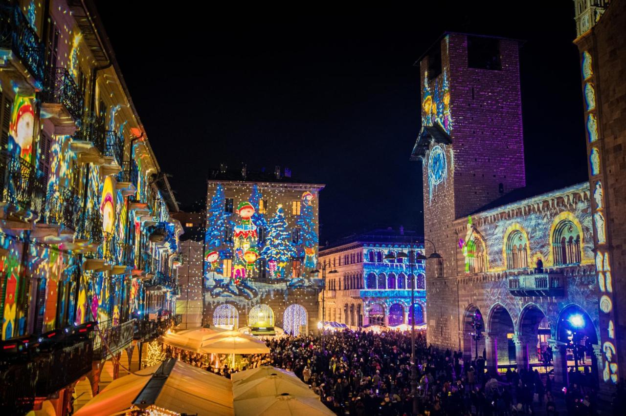 Ferienwohnung La Finestra Sul Duomo - The House Of Travelers Como Exterior foto