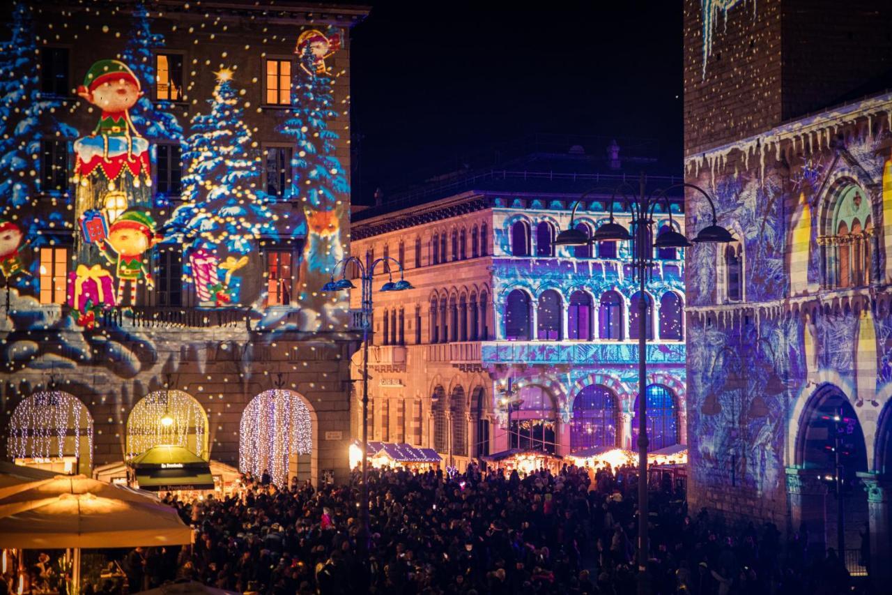Ferienwohnung La Finestra Sul Duomo - The House Of Travelers Como Exterior foto